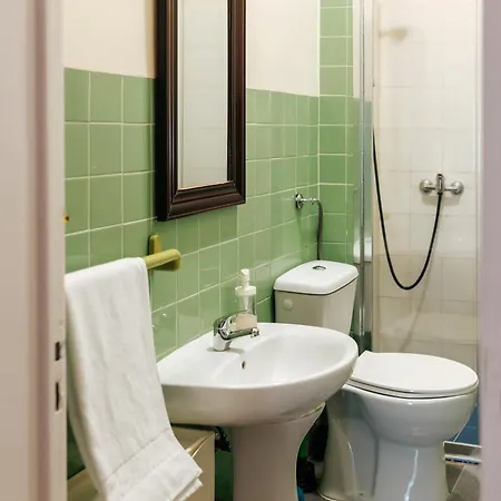 Aquilla Family 206 Homestay Lisbon